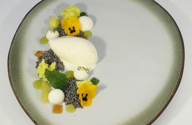 Buttermilch-Limetteneis - Limette/Buttermilch/Lapsang Souchong
Koch: Patrick Hinterberger