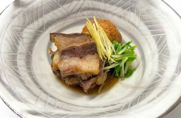 Gyu no kaku ni  - Gyu no kaku ni to satoimo foie gras koroke