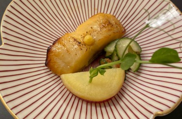 Gegrillter schwarzer Kabeljau - Gegrillter schwarzer Kabeljau, mariniert in Saikyo-Miso
Restaurant: Nihonryori KEN