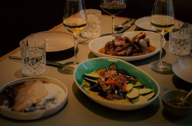 Green Curry with Chicken - Green curry with free-range chicken, eggplant and zucchini
Chef: Dalad Kambhu
Restaurant: Kin Dee Berlin