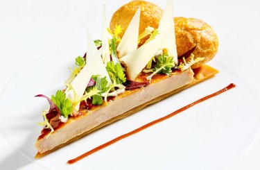 Gänslebertorte Saint Honoré - Gänslebertorte „Saint Honoré“ mit altem Sake und Parmigiano Reggiano