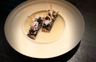 Räucheraal - Räucheraal / Schwarzer Knoblauch / Sesam