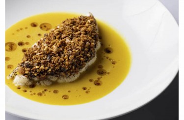 Blumenkohl Vadouvan Szechuanpfeffer - Blumenkohl mit Vadouvan
Szechuanpfeffer, Schwarzer Knoblauch, Banane
Koch: Stephan Hentschel
Restaurant: COOKIES CREAM