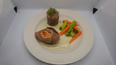Beef Roulade - Beef roulade, vegetables, mushrooms, bacon, buckwheat risoto, steamed, marjoram sauce.
Chef / Restaurant: As an independent sommelier, I work with various restaurants.