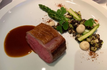 Rücken Poltinger Lamm - Rücken Poltinger Lamm, grüner Spargel, Quinoa, Miso