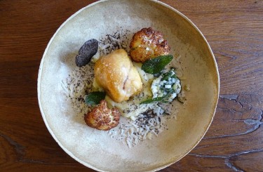 Confit Rabbit Leg Fillet - Confit rabbit leg fillet with sage, cauliflower & poppy seeds
Cook: Peter H. Müller
Restaurant: Heimlichwirt - eatery